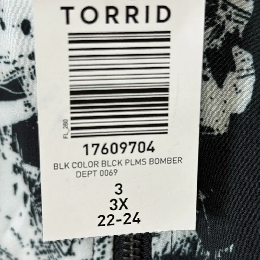 Torrid Black‎ and White Abstract Zip-Up bomber Jacket